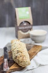 Kerniges Baguette mit herzhaftem Müsli