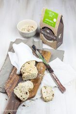 Kerniges Baguette mit herzhaftem Müsli