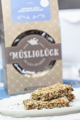 Rezept für Müsli-Riegel mit Bananen, Datteln und Mandelmus