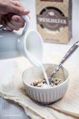 Rezept für Kokoscreme mit Mango-Mousse und Schokomüsli