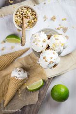 Rezept für Frozen Joghurt mit Limette und Honig-Crunch-Orangen-Müsli